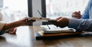 Cómo Hacer un Currículum Vitae: La Guía Definitiva para Conseguir Entrevistas